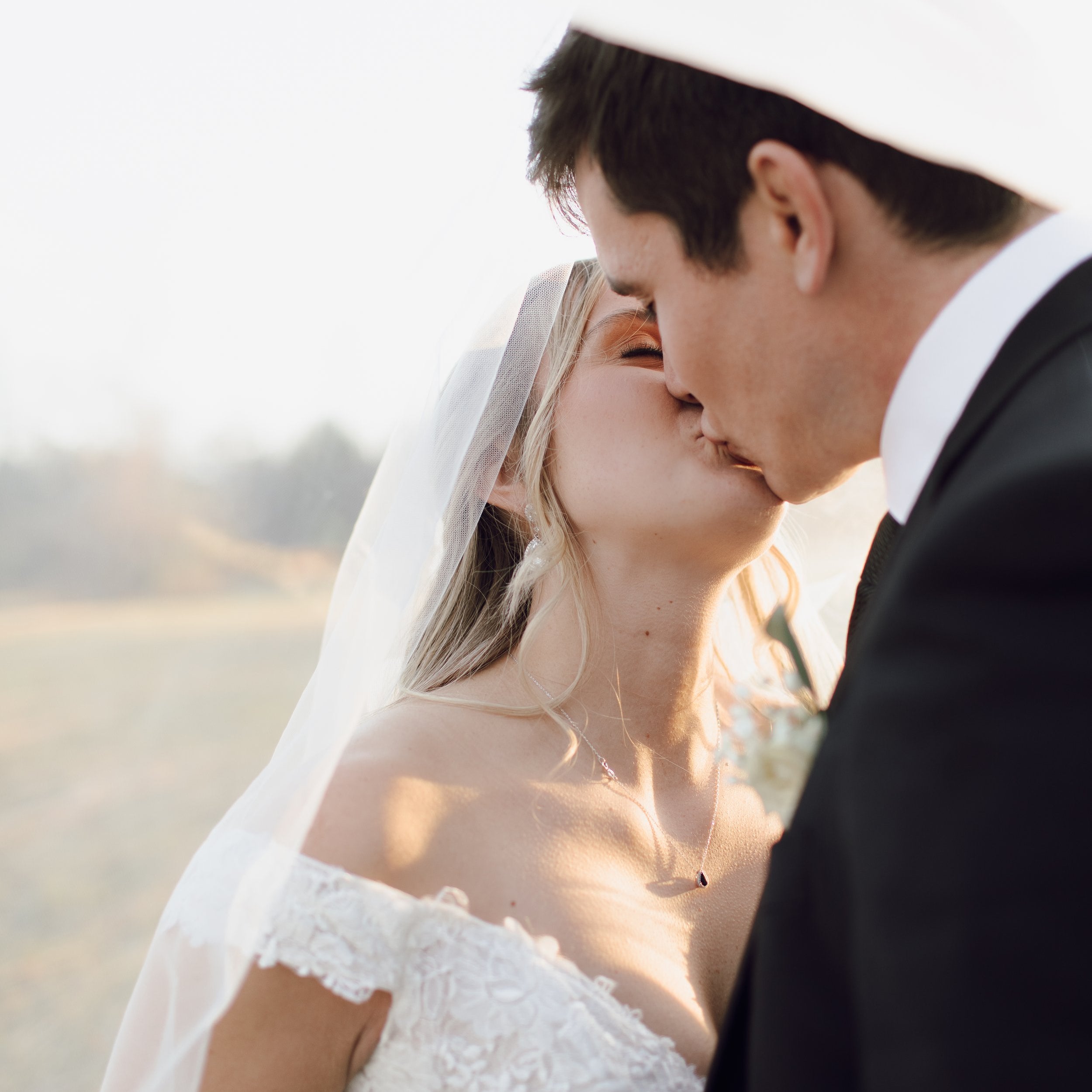 Lillie Redpath Photography wedding photographer in Chattanooga, Inner Circle of Blossom & Rhyme.