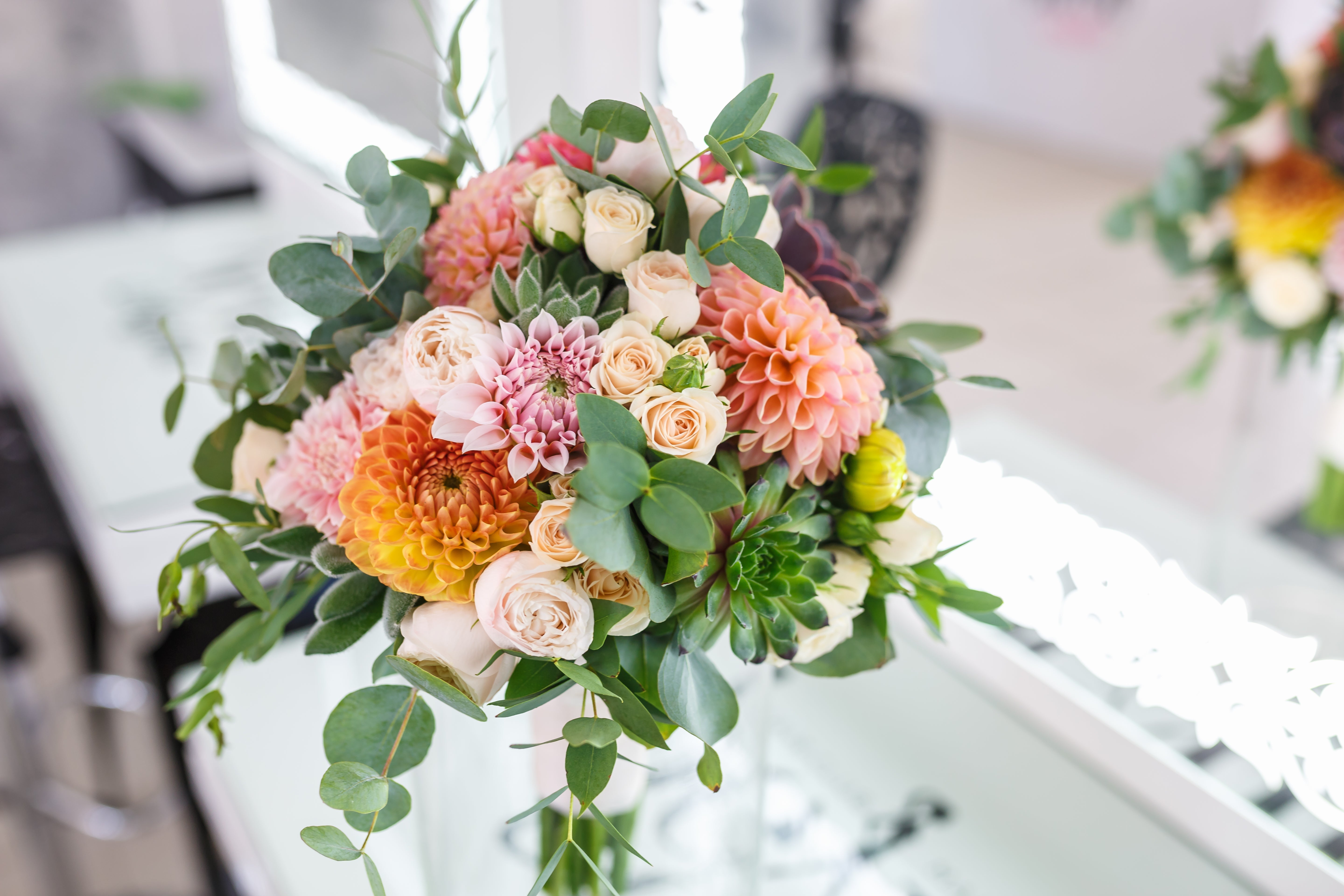 August Wedding Flowers: The Best Blooms for a Late Summer Wedding - blossomandrhyme