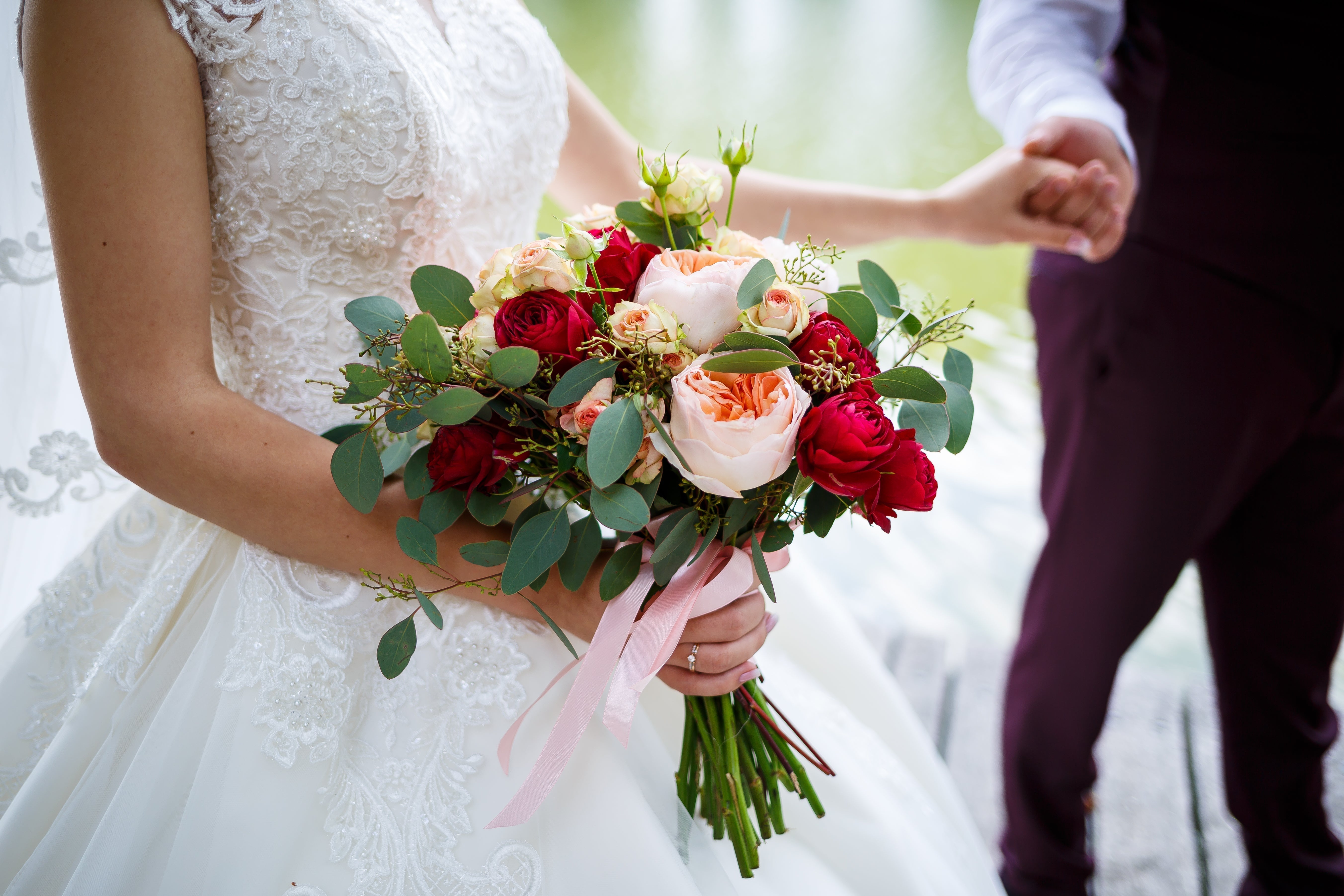 Wedding flower trends for 2026 featuring modern and timeless bridal bouquets with elegant seasonal blooms and preserved floral inspiration by Blossom & Rhyme