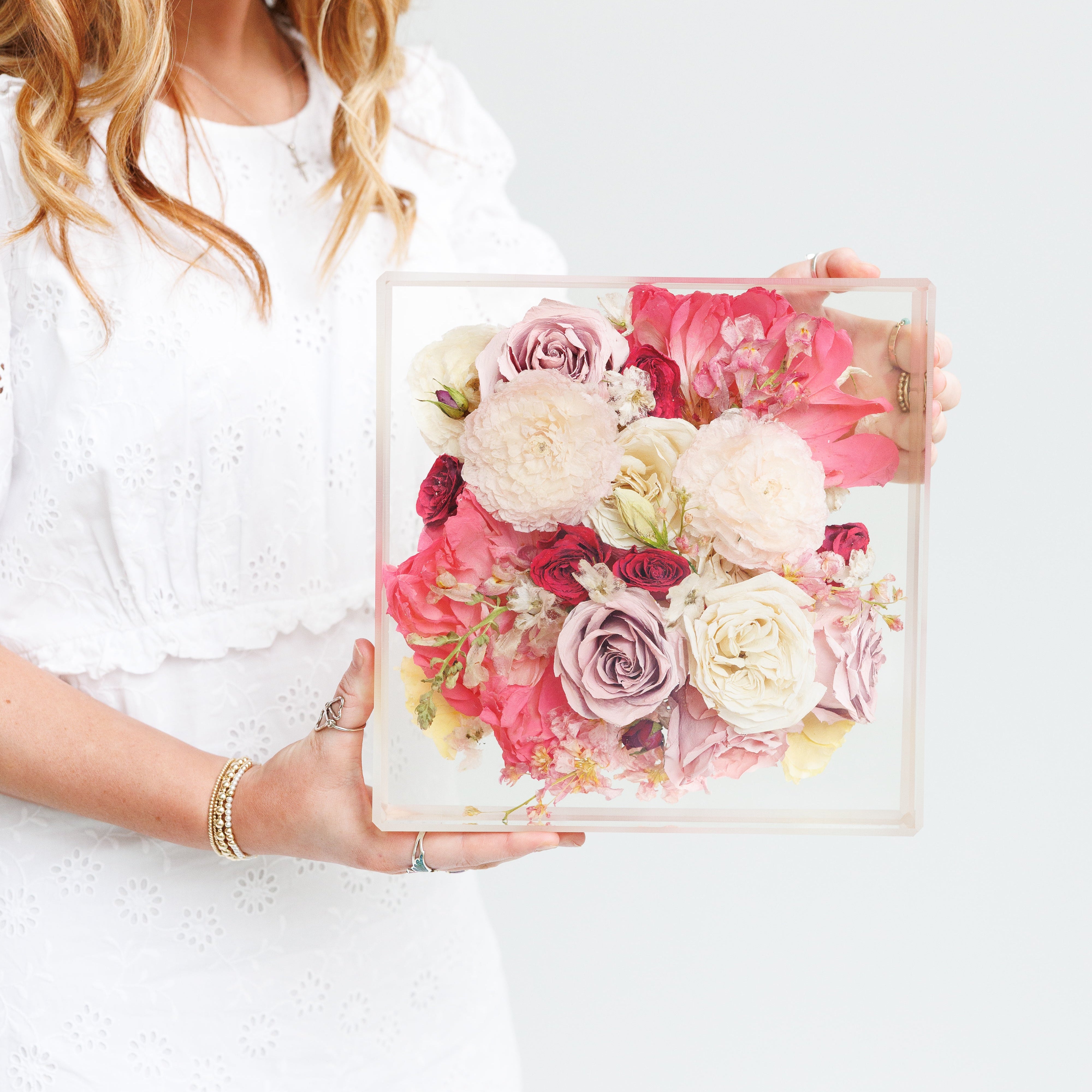 10x10 resin block featuring preserved flowers to beautifully display cherished wedding blooms.