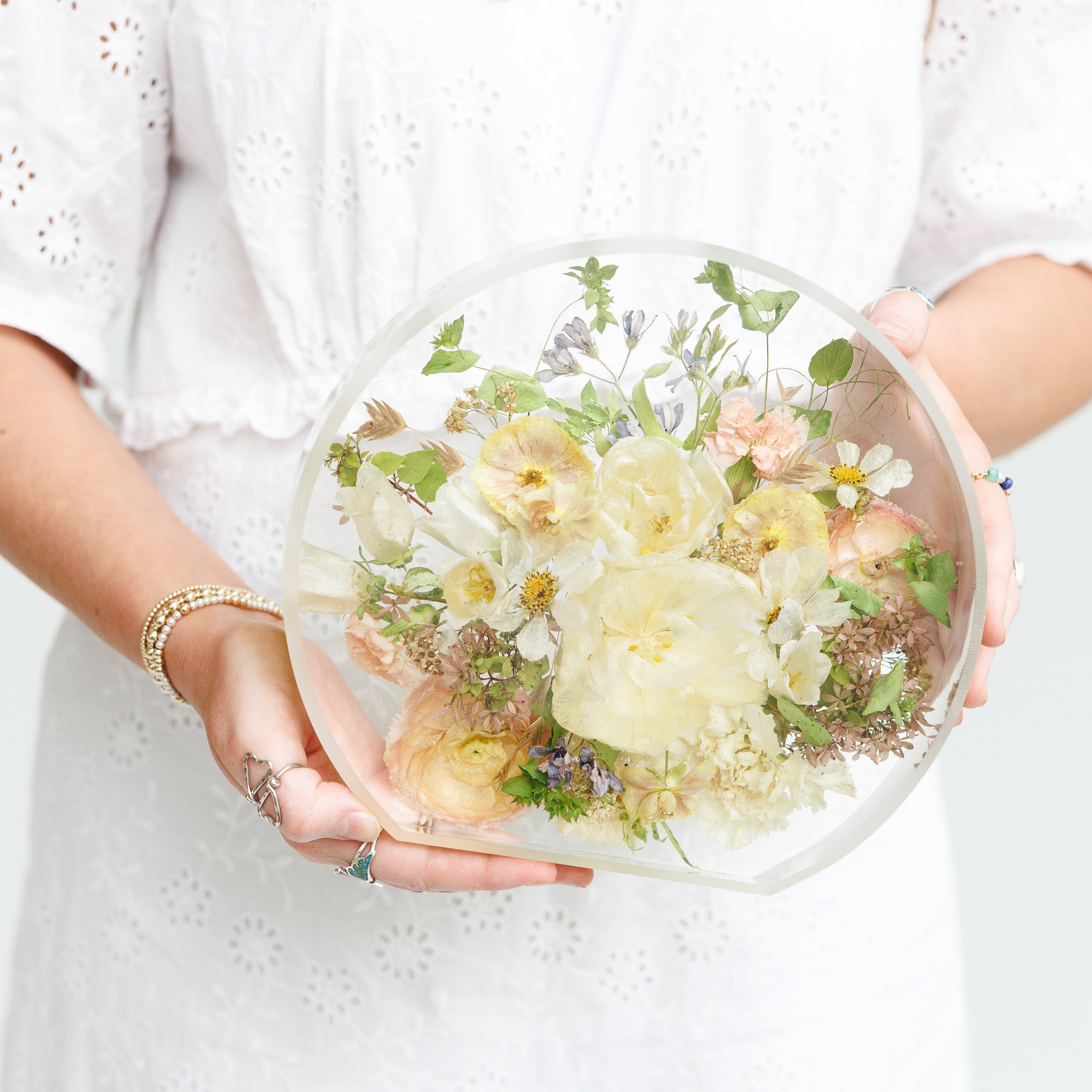 Large Floral Circle - blossomandrhyme