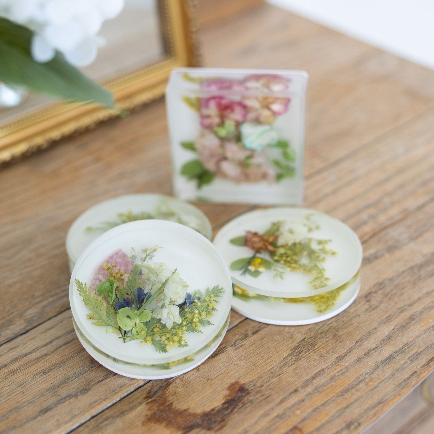 Custom Small Floral Round - blossomandrhyme
